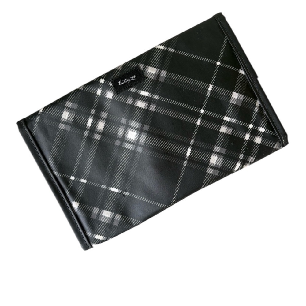 Thrity-One Black & White Kindle Case